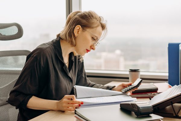 Requisitos para renunciar a la exención del IVA: Conoce los criterios necesarios para optar por la inversión del sujeto pasivo. Requisitos para hacer una renuncia a la exención del IVA: Conoce los requisitos necesarios para realizar una renuncia y optar por la inversión del sujeto pasivo.